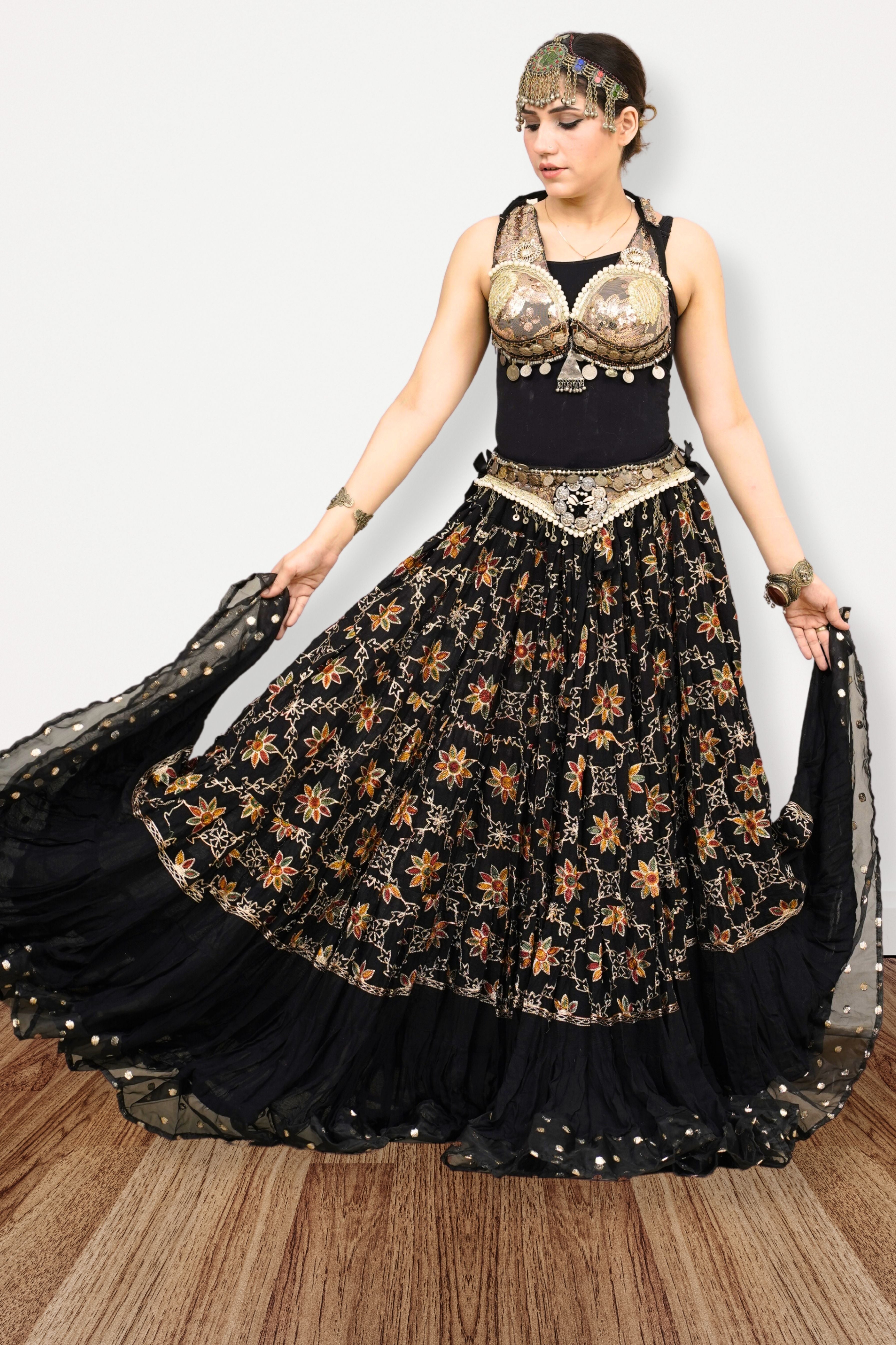 Black embroidery skirt