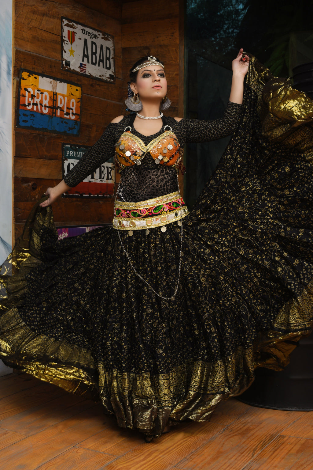 Block print Maharani skirt black/gold with gold border