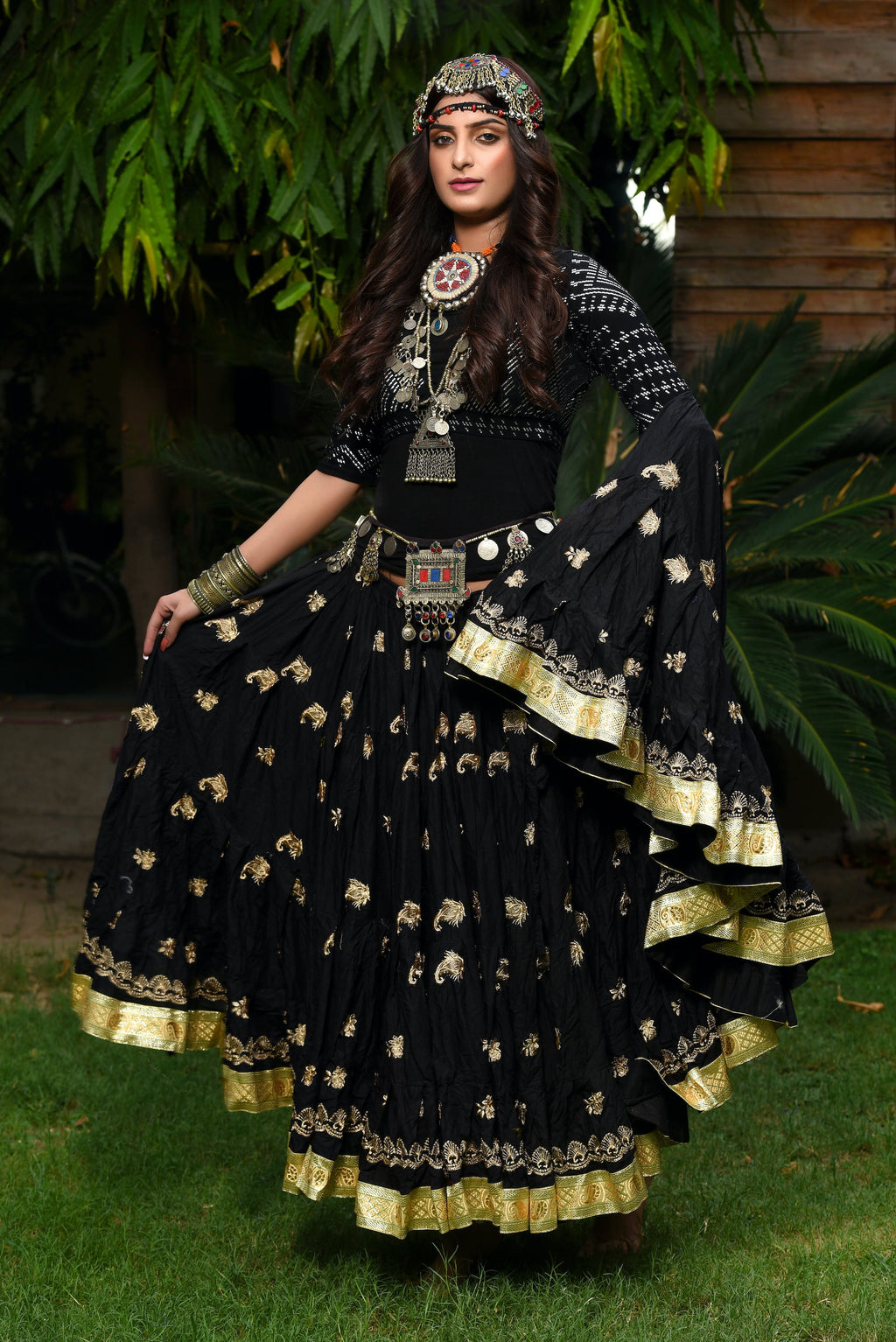 Black skirt with gold embroidery gold Border