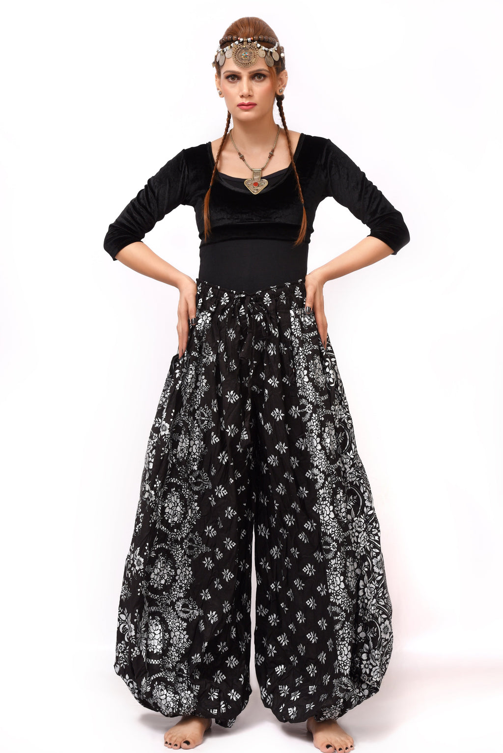 Bloomer Oriental Border Black/White