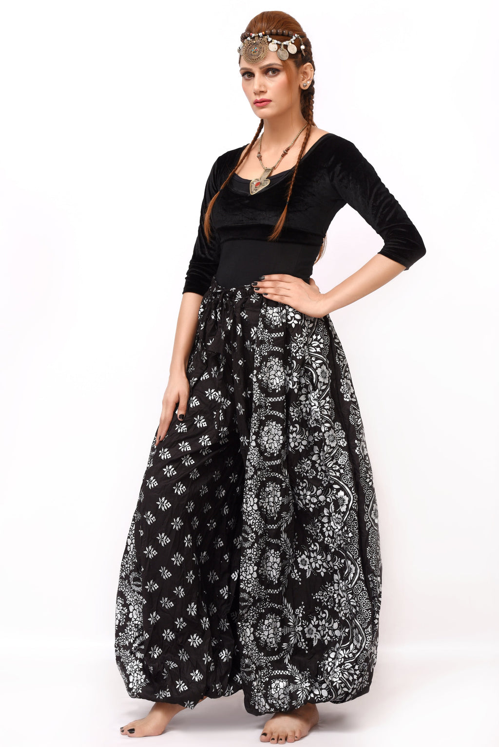 Bloomer Oriental Border Black/White