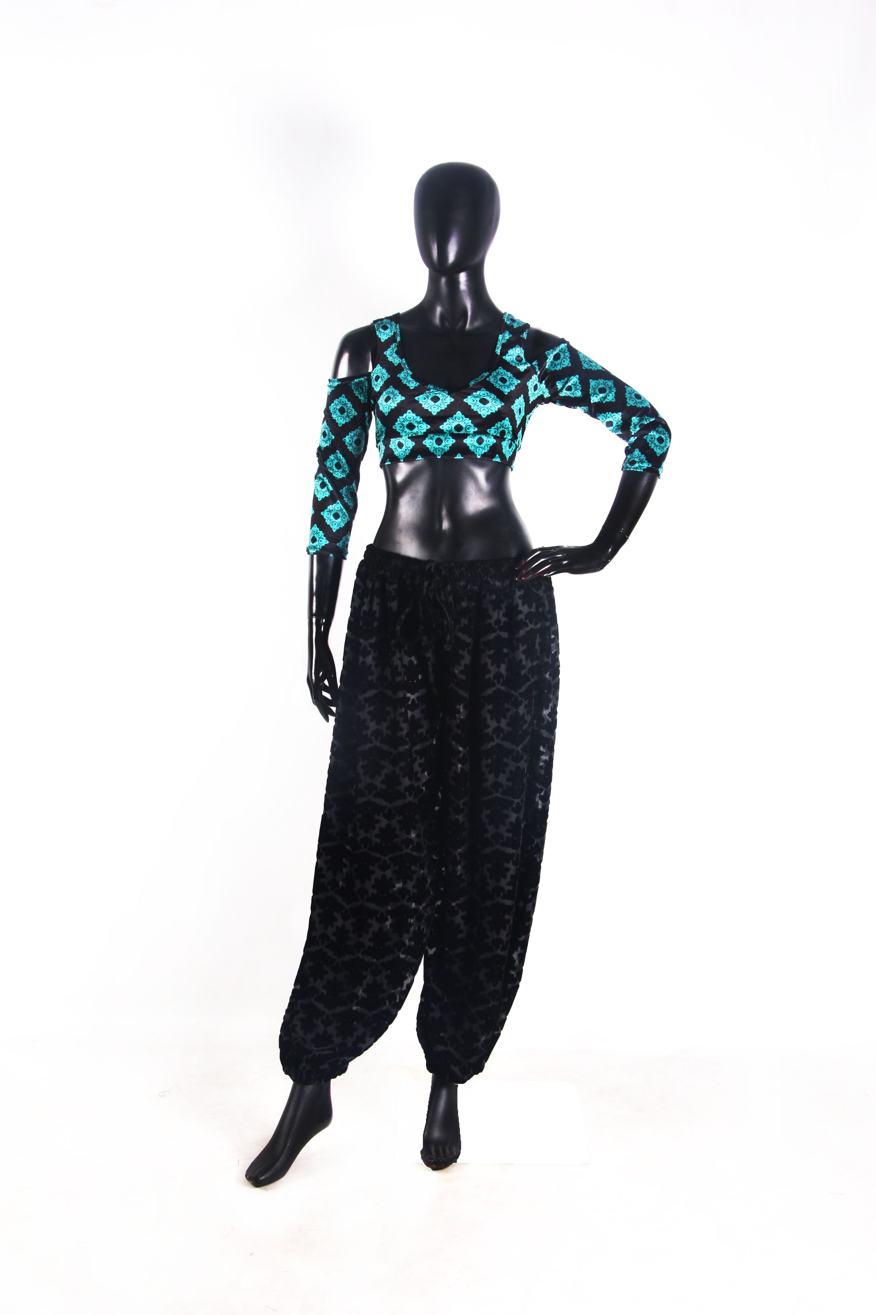 Drop shoulder Velvet Choli Black/turqouise WS