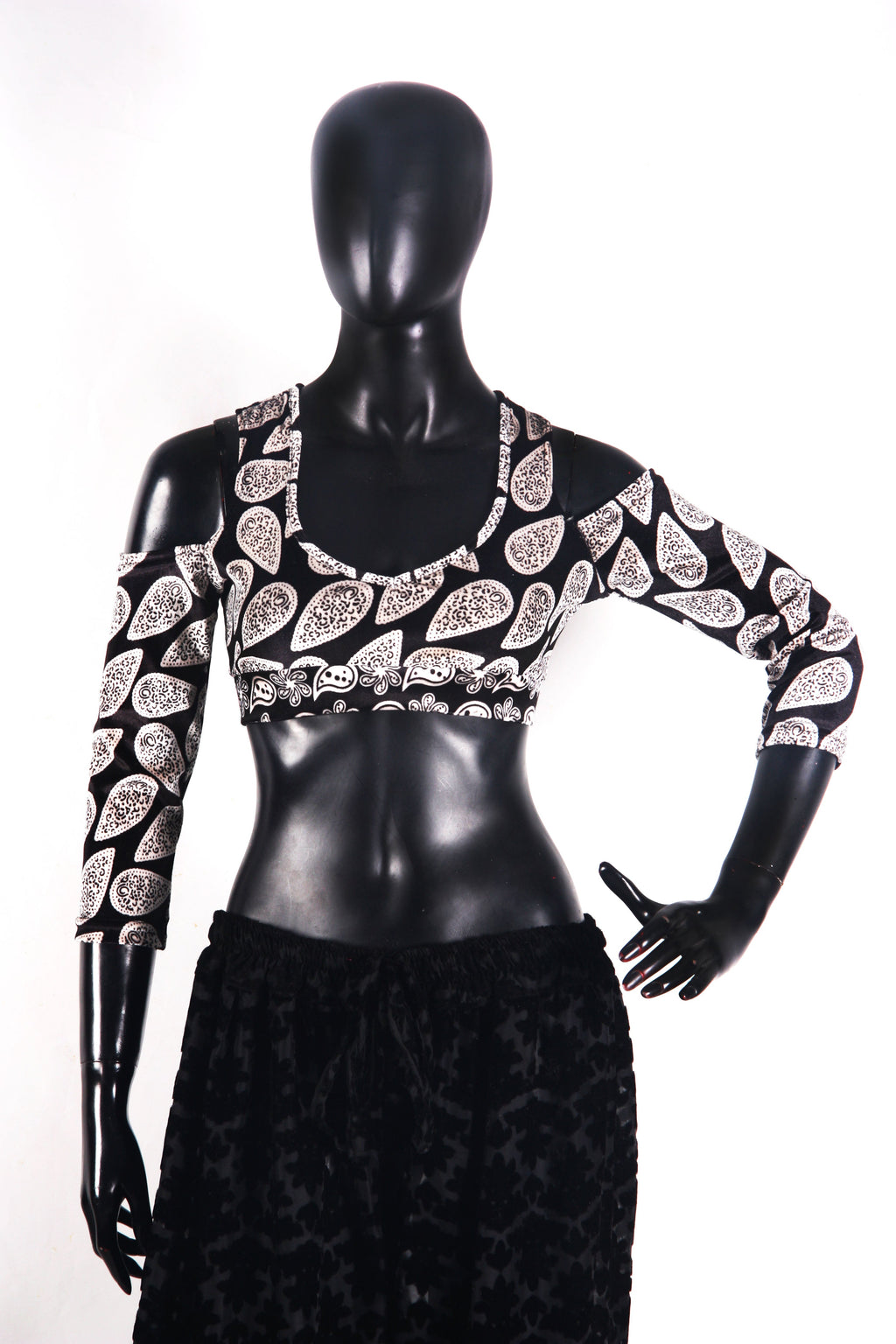 Drop shoulder Velvet Choli Black/white