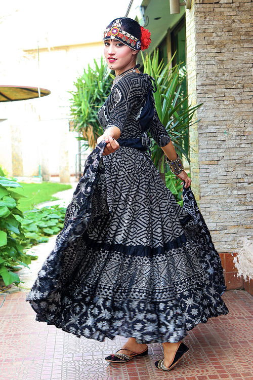Block print Assuit pattern skirt black/silver with shiny printing WLS