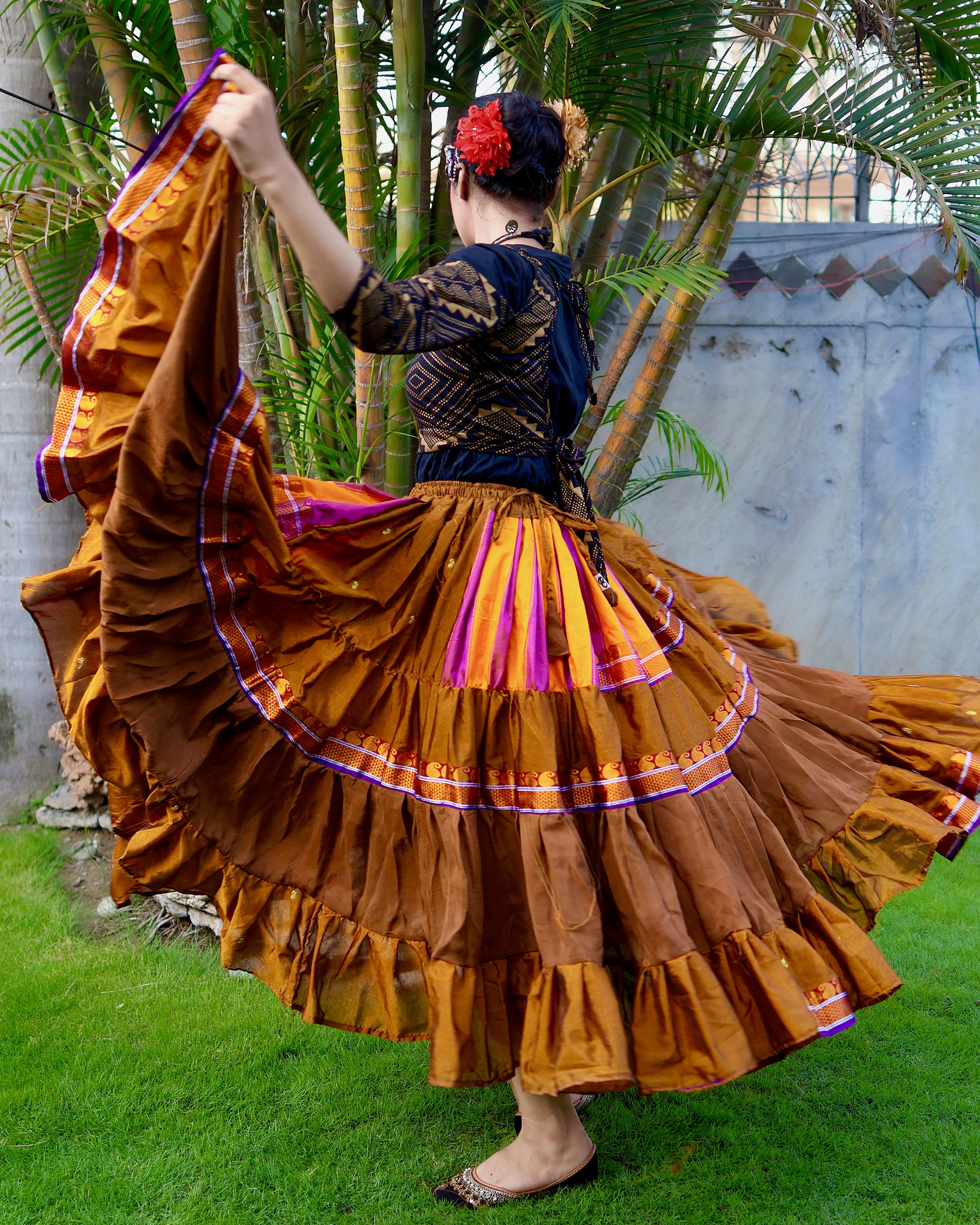 Brown multi Sari border Skirt WLS