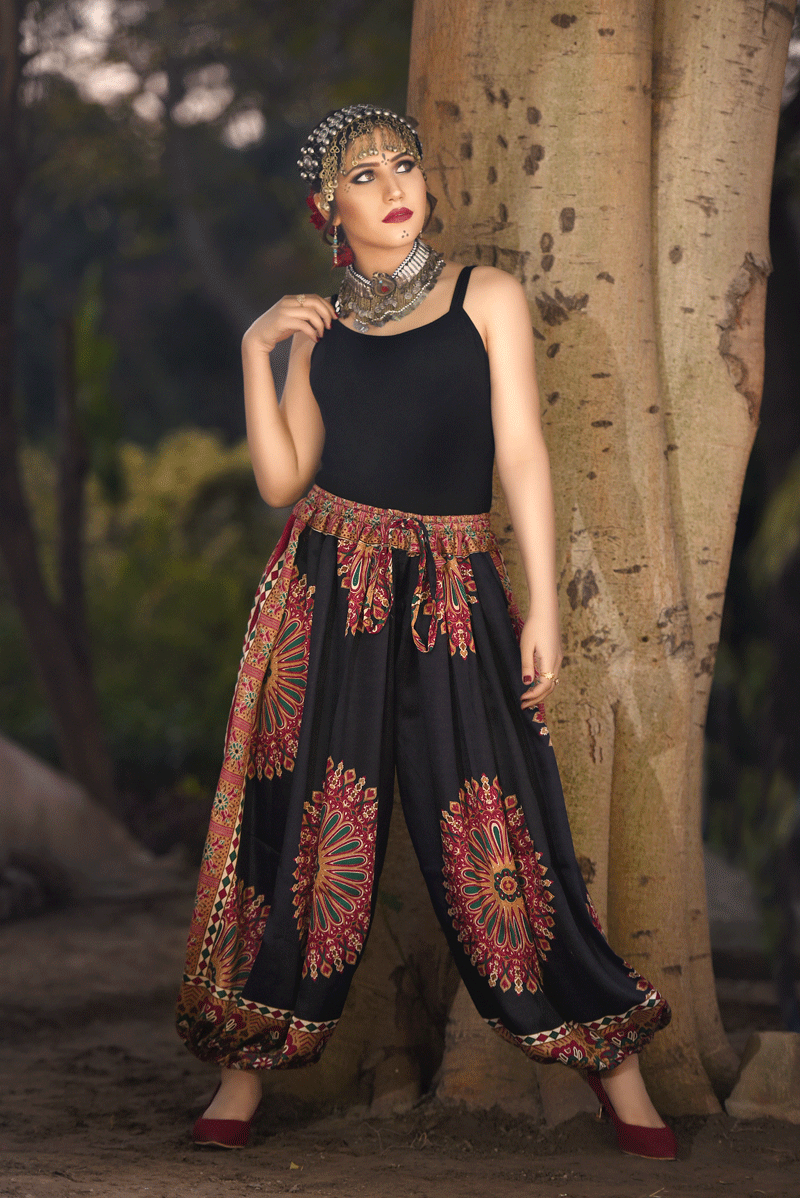 Bloomer medaillon black