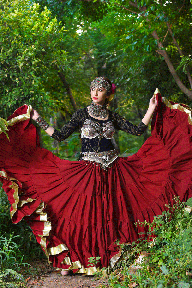 Gold border Skirt burgundy