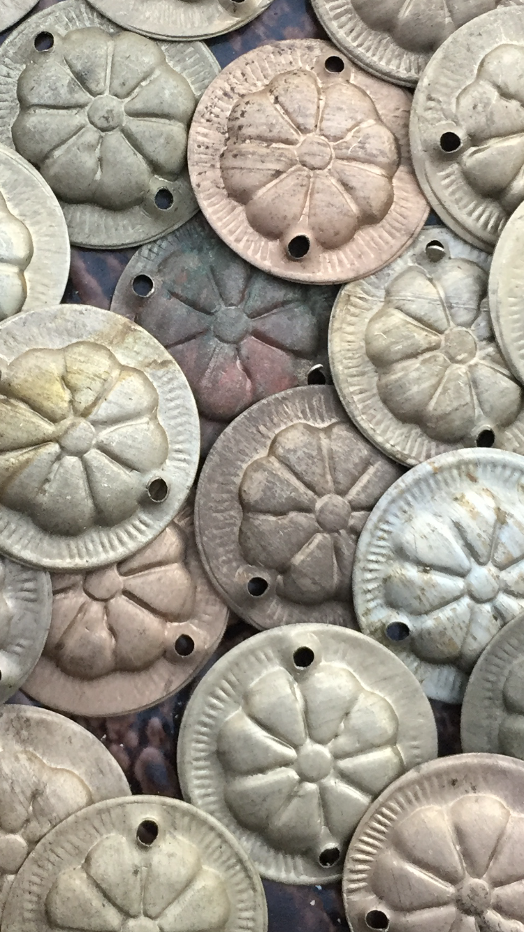 Floral Design Amulet Gillet 100 pcs Packing